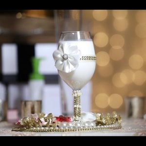 Indian wedding. Pakistani wedding. Doodh pilai glass with tray